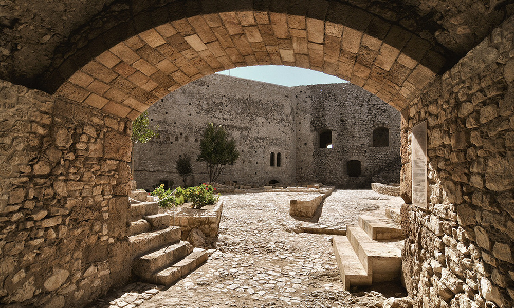Chlemoutsi Castle